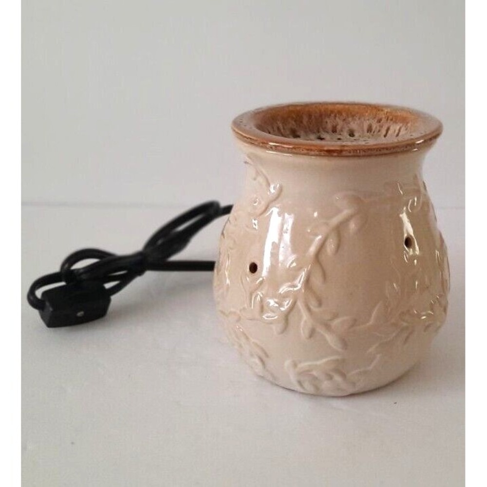 Candle Warmers Etc. Table Top Wax Melt Warmer On/Off Switch Beige Pre-owned